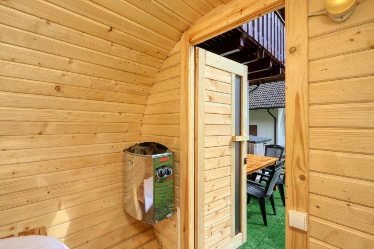 Seepark Kirchheim Ferienhaus bei Vera mit Sauna Exterior foto
